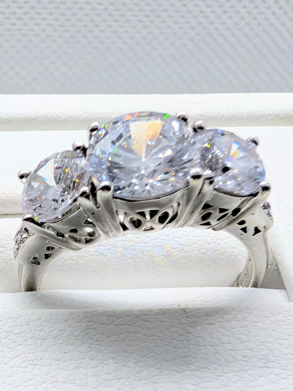 NEW Past Present Future Sterling silver CZ ring - Picture 6 of 16